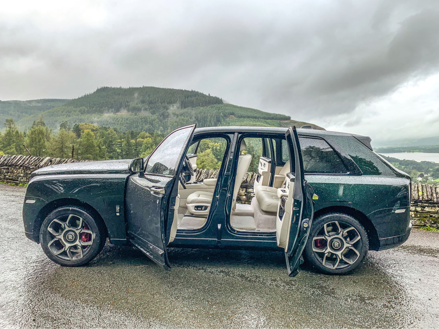 Rolls-Royce Cullinan Long Distance Road Test Review - AGLAIA